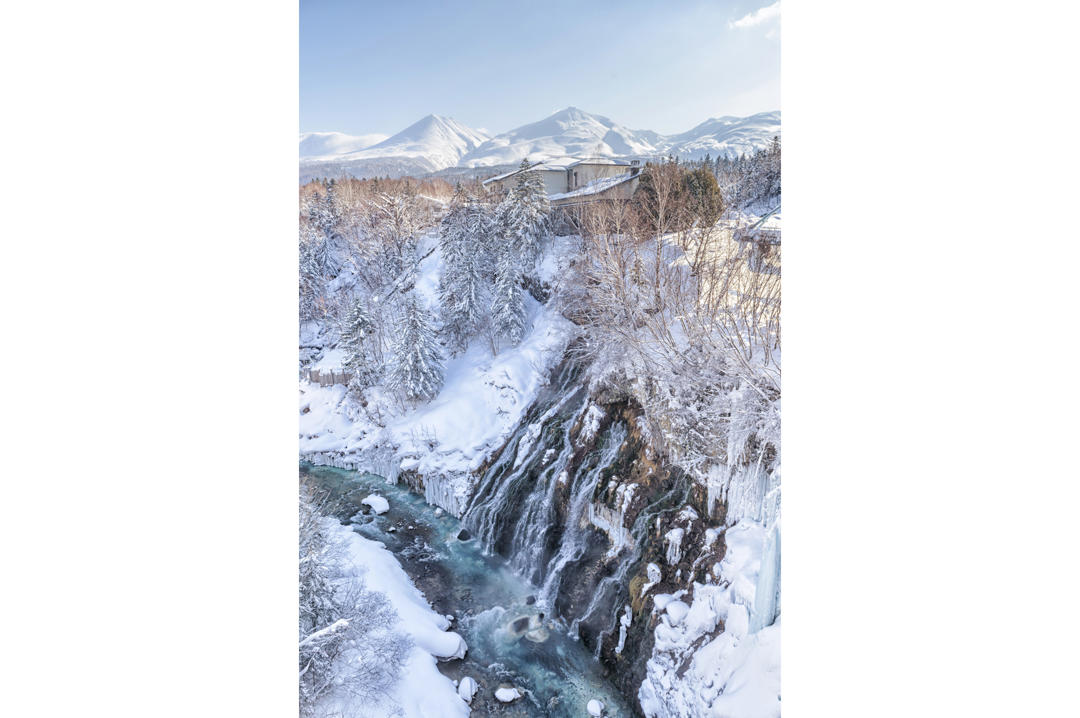 海外婚紗攻略-北海道婚紗旅拍旅遊景點攻略,北海道必吃必買必玩美食推薦,北海道雪之美術館,北海道機票,北海道住推薦,北海道交通攻略,旭川美食餐廳推薦,北海道景點推薦,旭川景點推薦,旭川動物園,旭川必去景點,美瑛町必玩白鬚瀑布