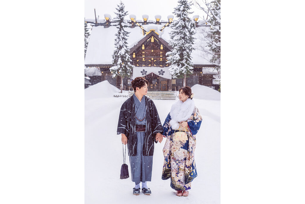 海外婚紗北海道和服婚紗攝影寫真,日本神社婚紗,旭川美瑛婚紗攝影,日本河口湖婚紗,富士山婚紗,京都婚紗,富良野婚紗,東京婚紗,輕井澤婚紗,日本北海道旅拍,北海道婚紗景點,北海道和服租借,雪景婚紗作品,推薦北海道攝影師,日本婚紗包套,沖繩教堂婚紗攝影包套